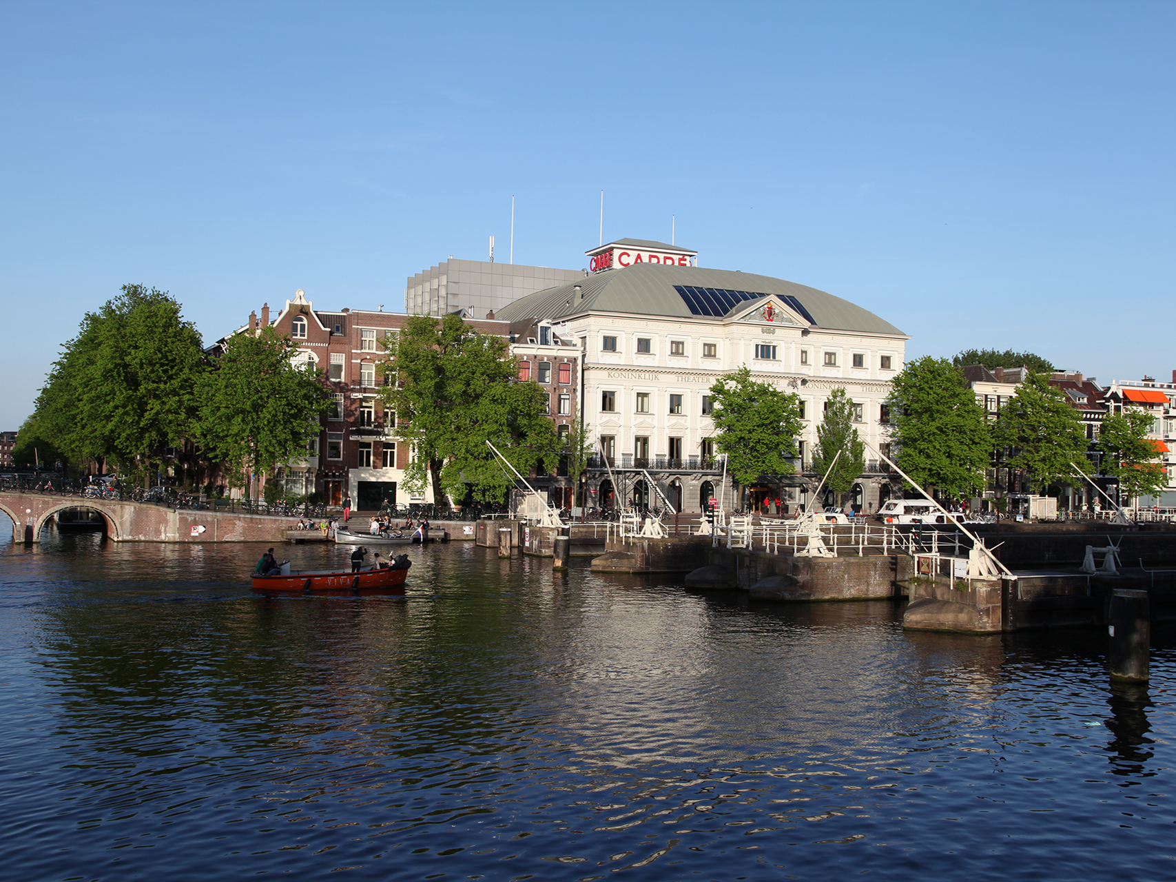book-boat-tour-Amsterdam-Amstel-Carré