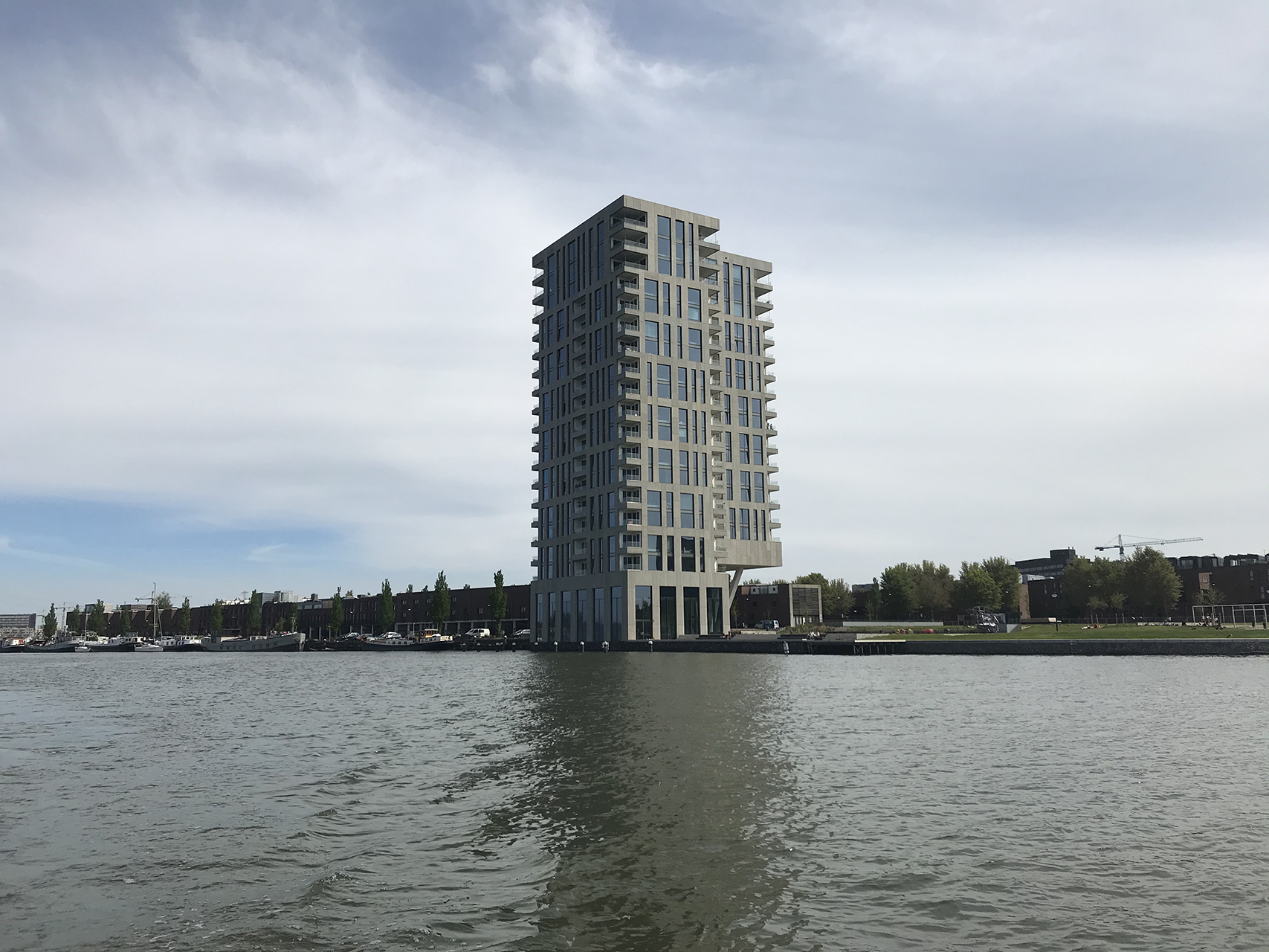 het IJ-Amsterdam-custom-boat-tour-Architecture